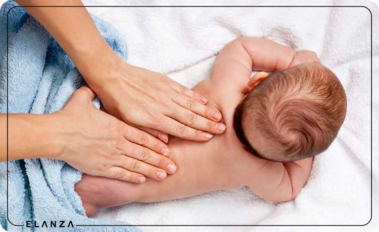 ماساژ بدن کودک برای مراقبت از پوست حساس نوزاد
